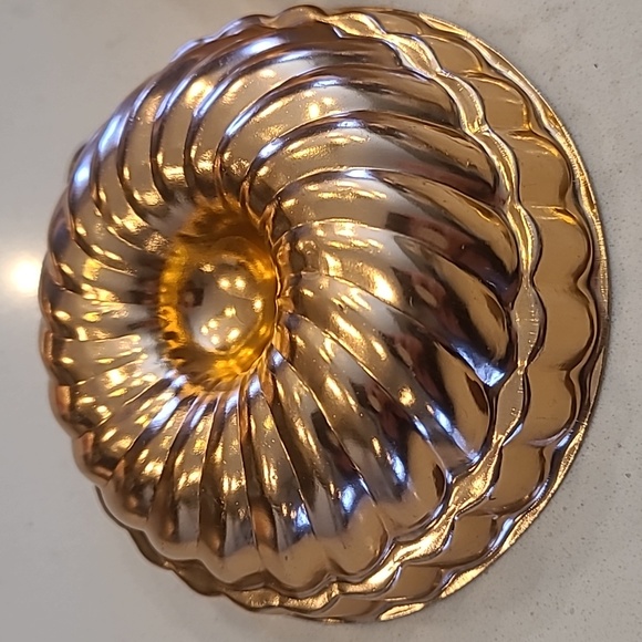 Vintage Mini Copper Jelly Mold Decor - Picture 2 of 9